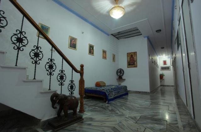 קג'ורהו Hotel Surya מראה חיצוני תמונה